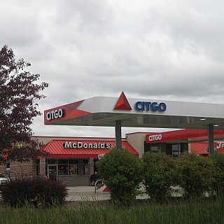 Citgo Walkway to Building